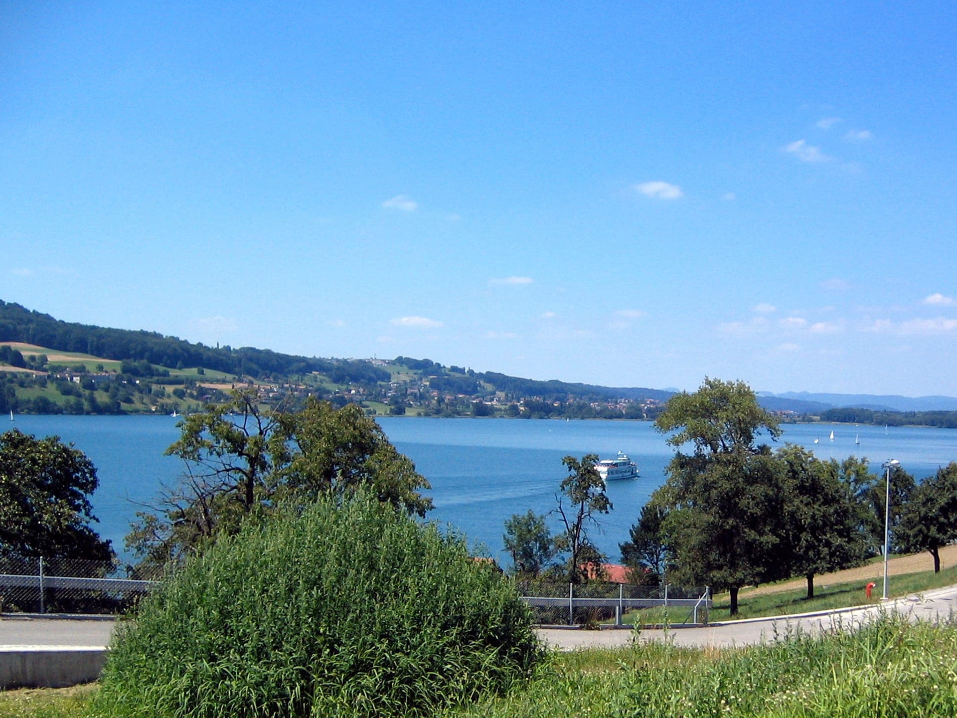 Hallwilersee country on the Aargauer Weg