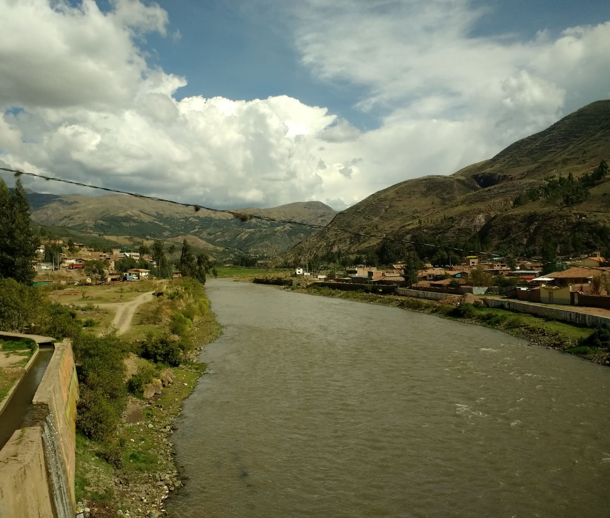The Vilcanota / Urubamba near Urcos, on the Lares corridor, Cusco, Peru