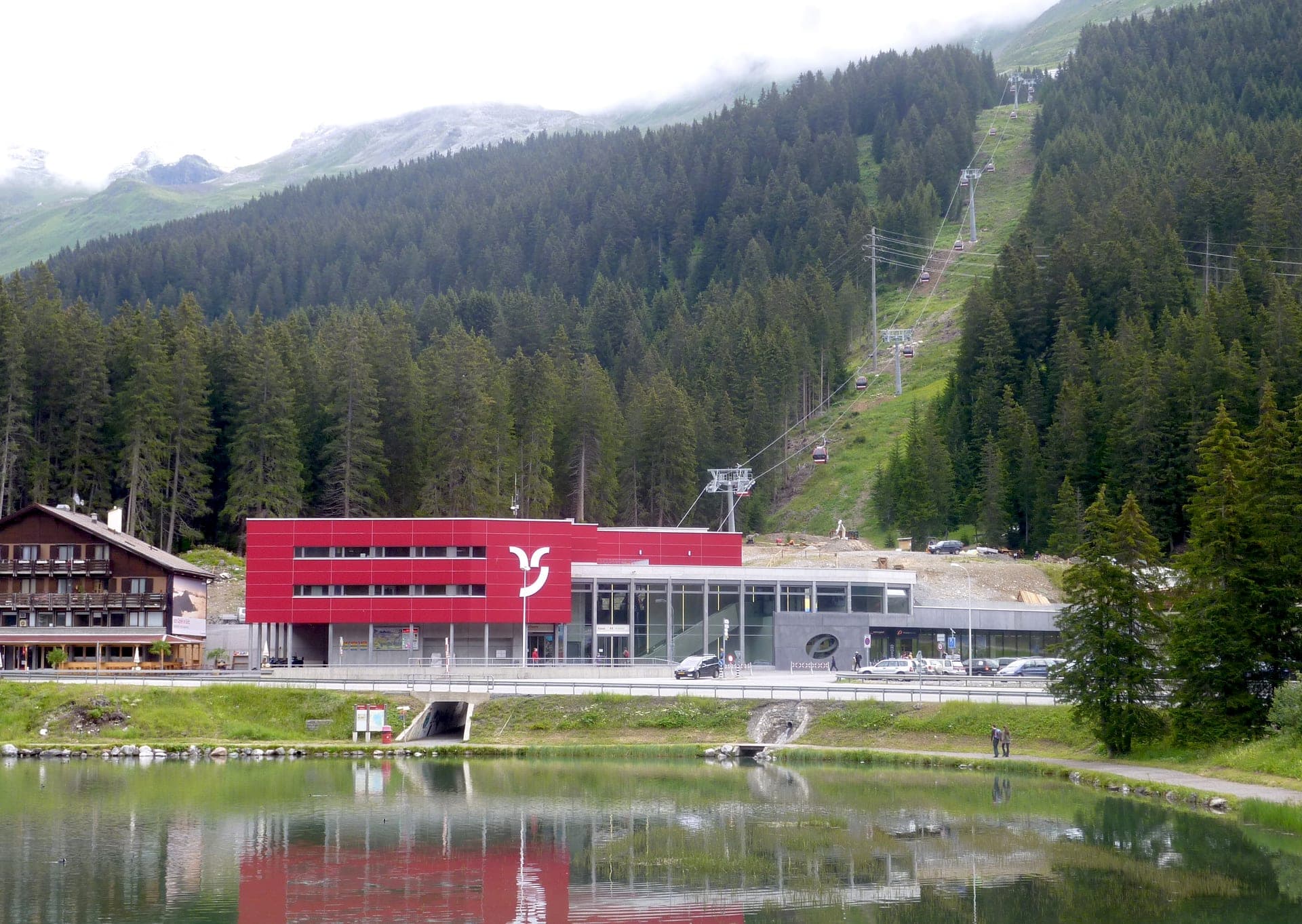 Lenzerheide high country on the Mittelbünden-Panoramaweg